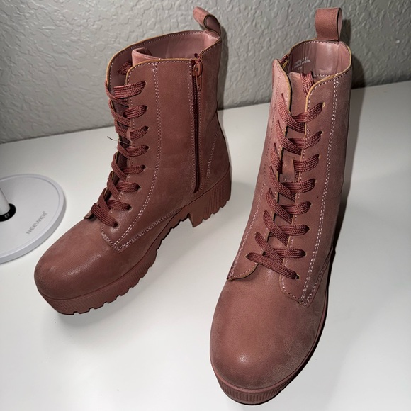 Bamboo Blush Boots size 8 1/2 - Picture 2 of 4